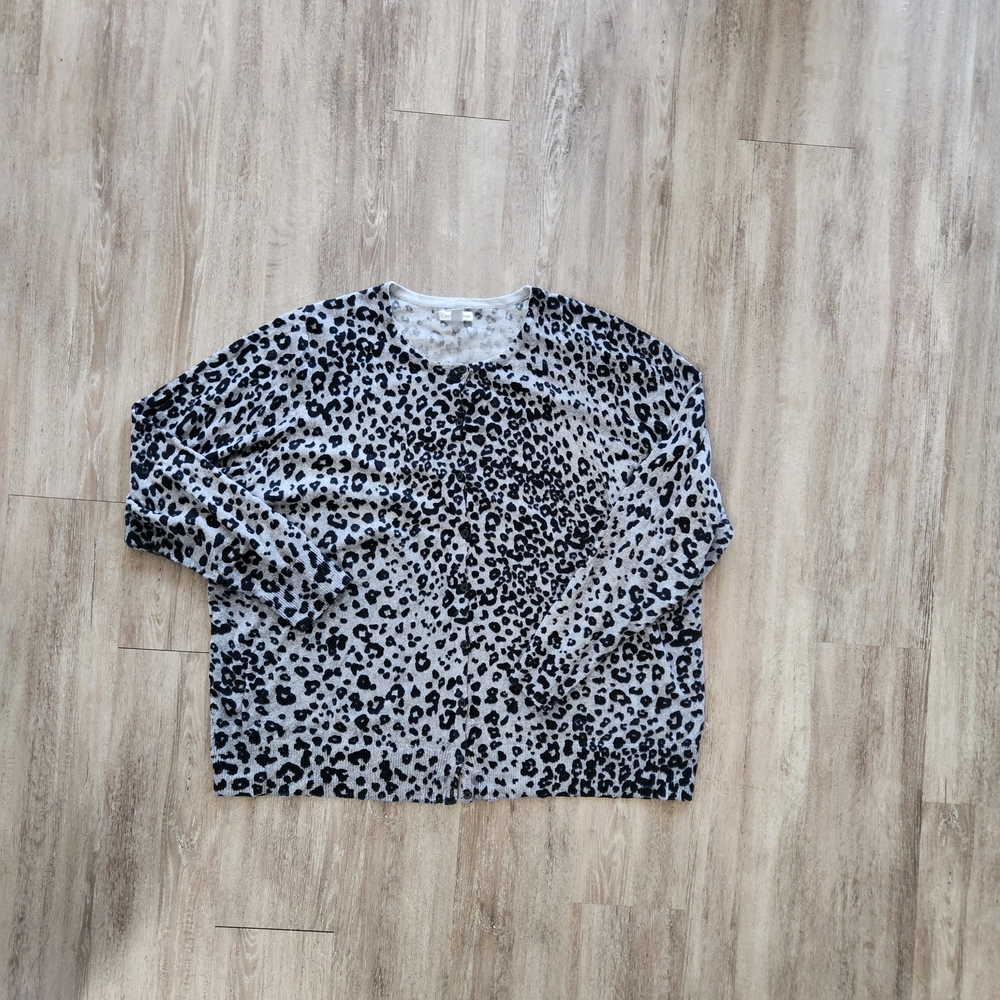 Croft & Barrow Black and Gray Leopard Print Cardigan